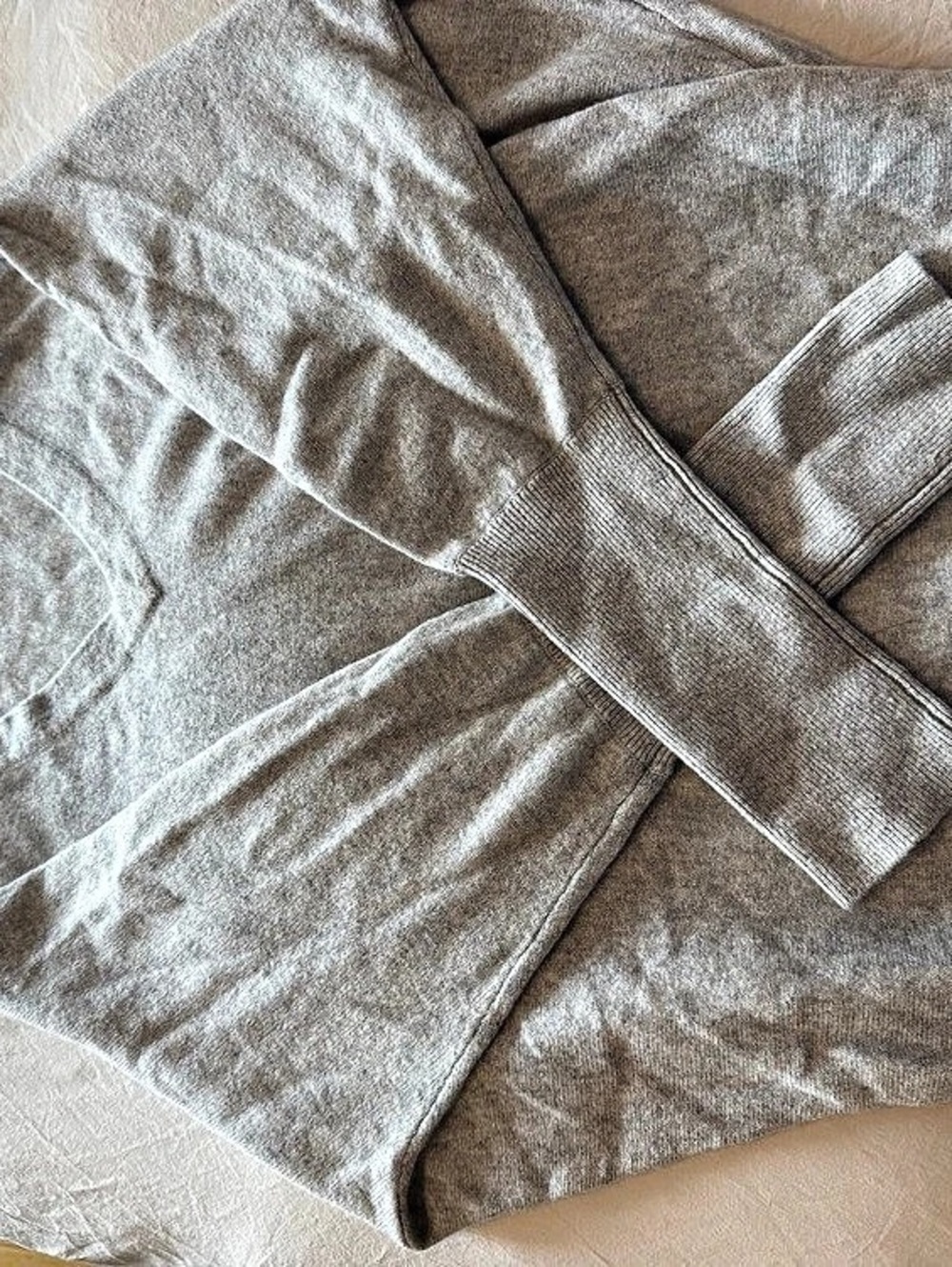 Garnet Hill Essential Cashmere V-Neck Sweater Gray XS